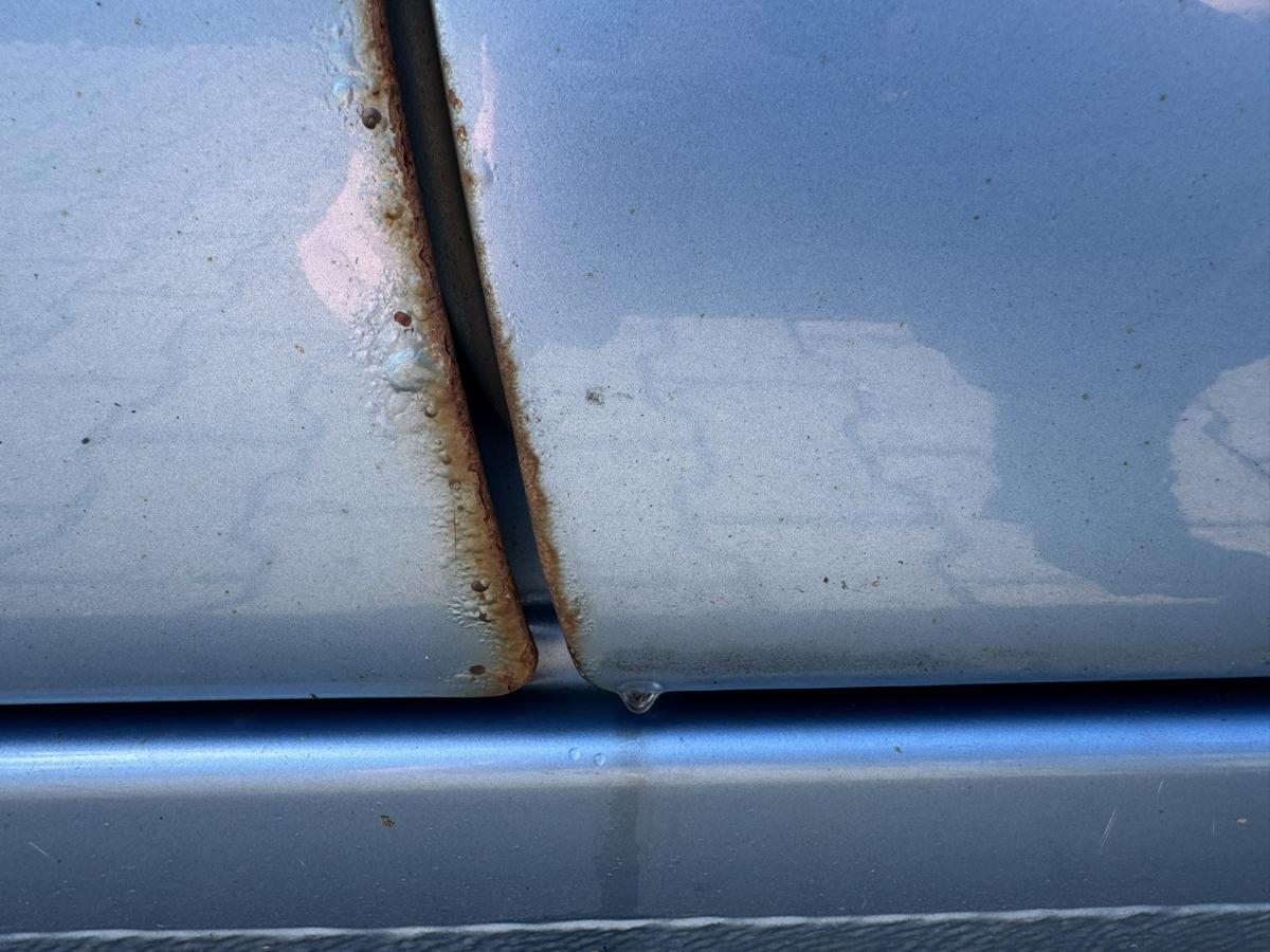 Opel Agila B original T&uuml;r hinten links GBW Marokkoblau met manuelle Fensterheber Rohbau Bj.2008